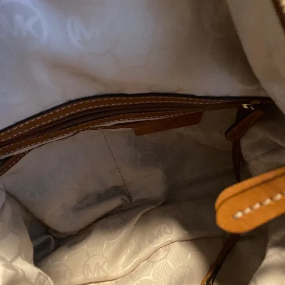 Michael Kors Tan Leather Bag - Picture 10 of 16